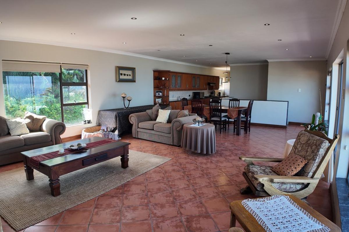 Charming Family Home  in Dwarswegstrand, Garden Route - Photo 4