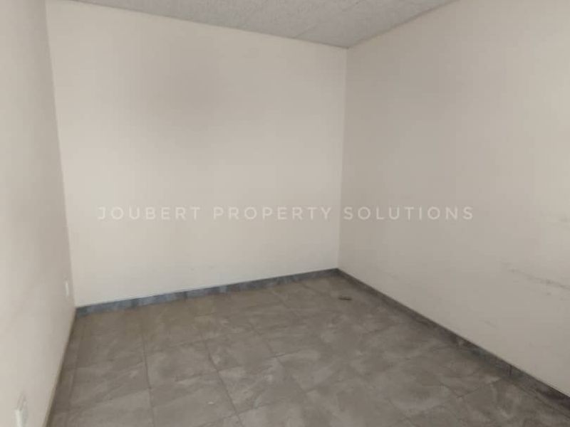 CLINIC / CONFERENCE / OFFICES FOR SALE IN MARIENTAL - NAMIBIA - Photo 9