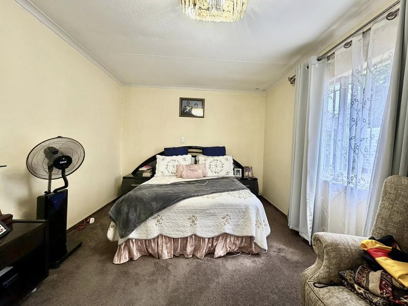 5 Bedroom House For Sale in Olympia - Photo 9