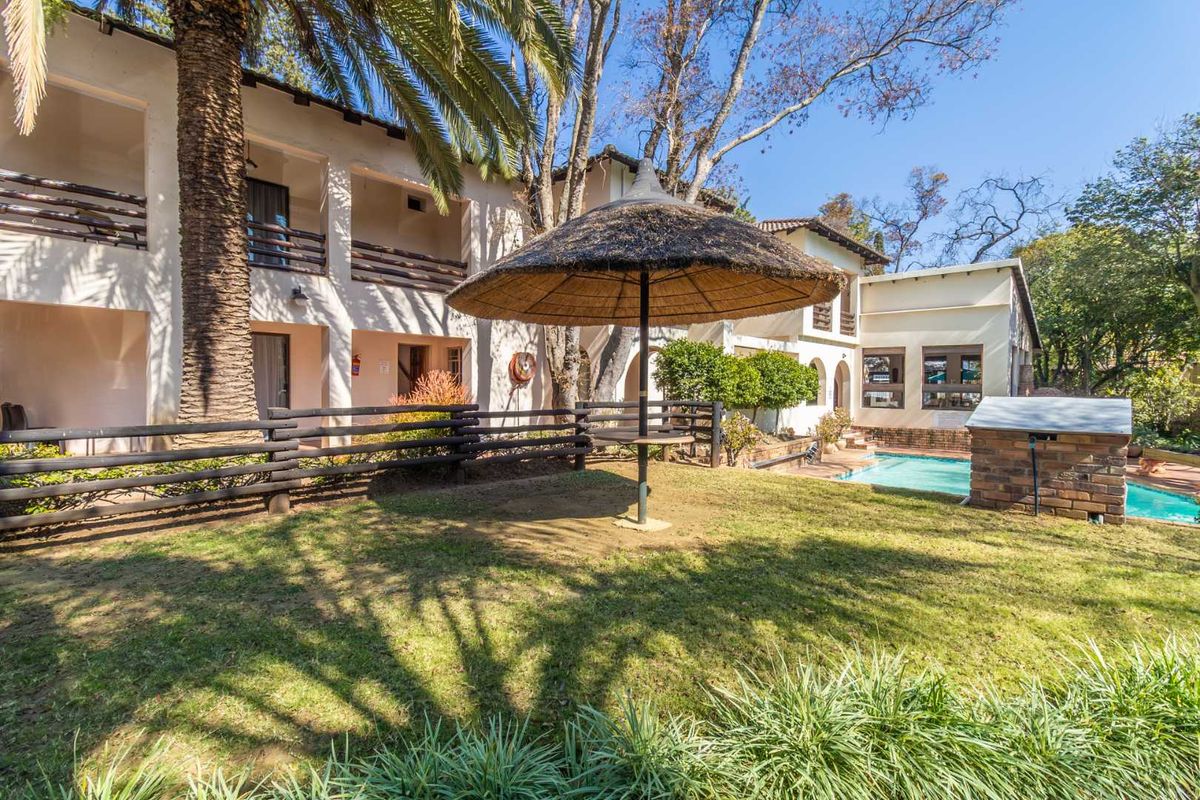 Versatile Investment Property with Development Potential in a Prime Location - Photo 2