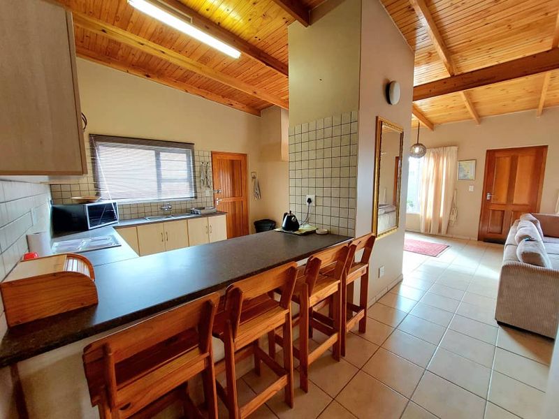 Savanna Self-Catering House with Flat - Photo 3