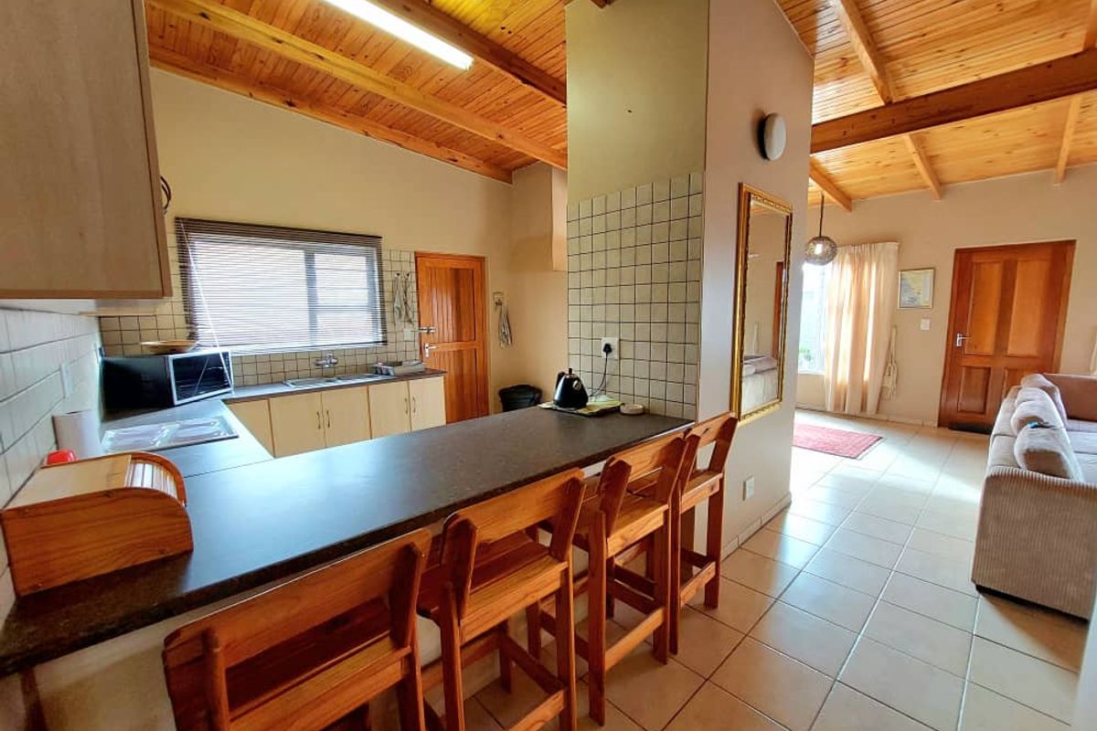 Savanna Self-Catering House with Flat - Photo 3