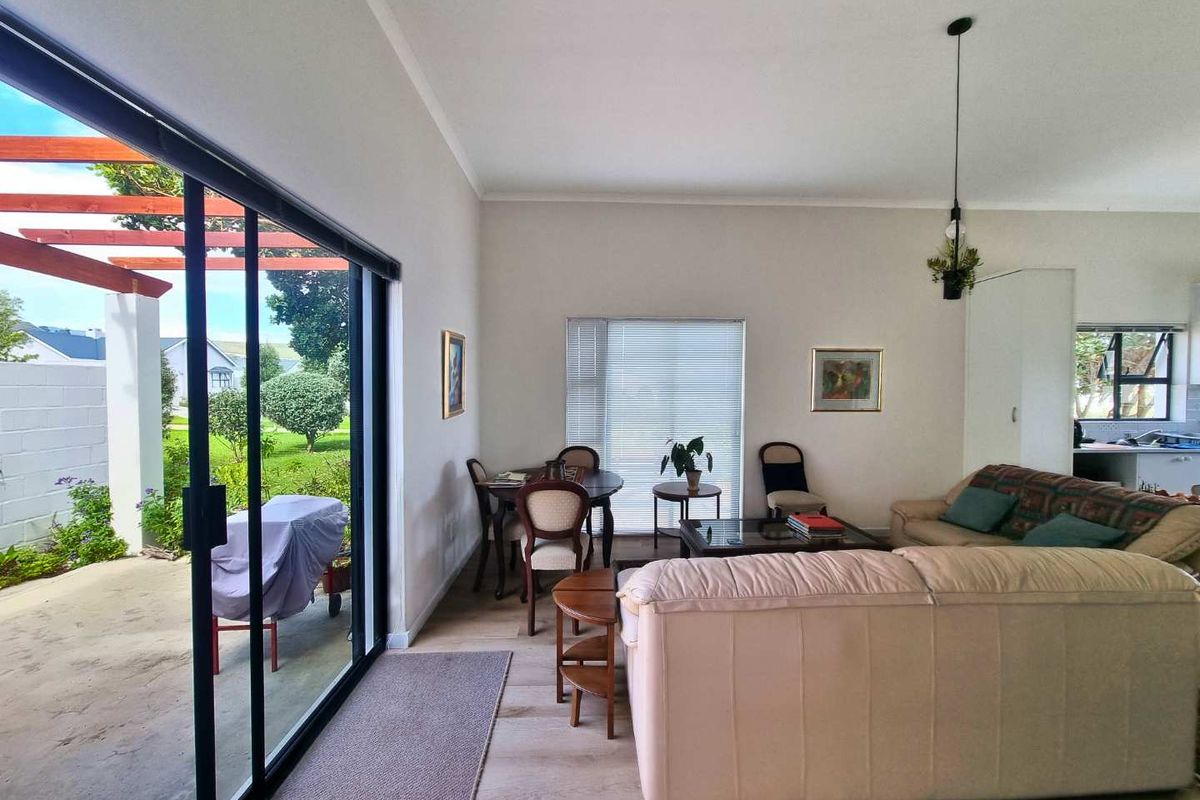 Effortless Living in The Avenues Estate, Sandbaai - Photo 3