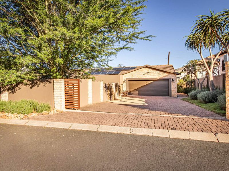 Estate Living - Photo 7