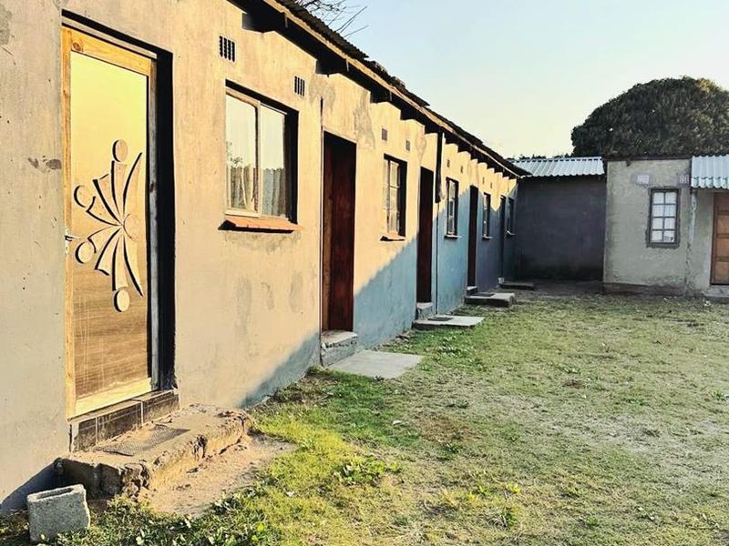 13- Separate Rooms Investment Property in Mandlazini, Richards Bay - Photo 1