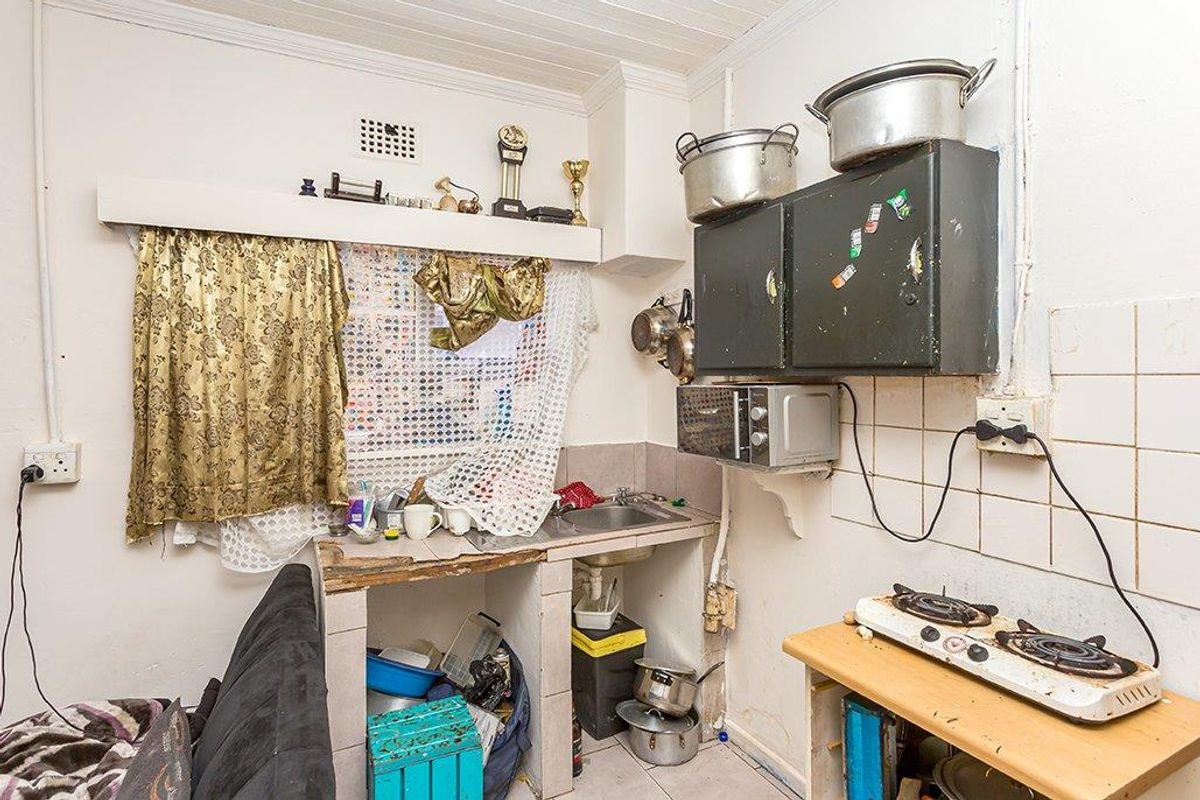 3 Bedroom Home with Value Potential in Brooklyn - Photo 4