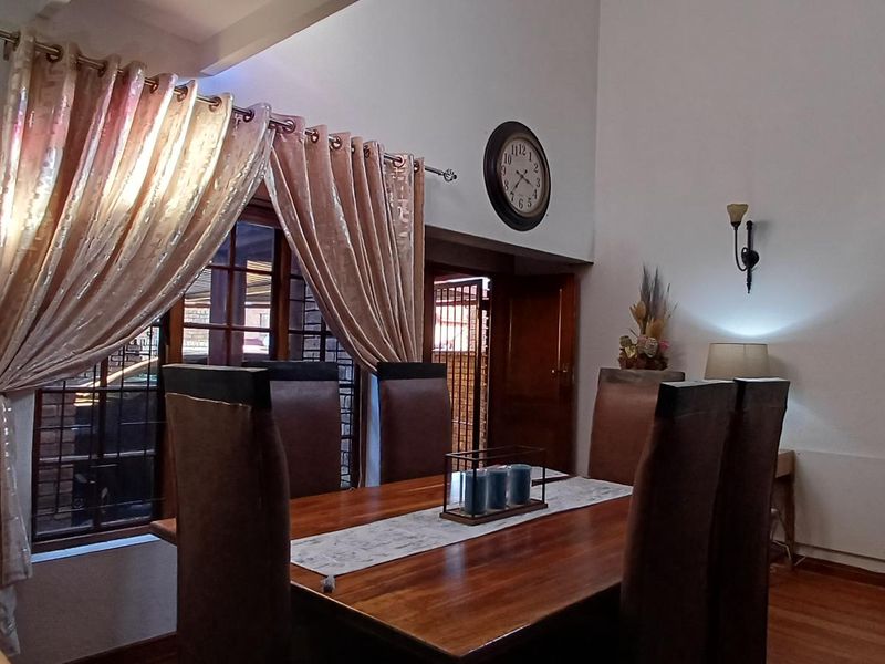 Secure, spasious and designed for modern living - Photo 5