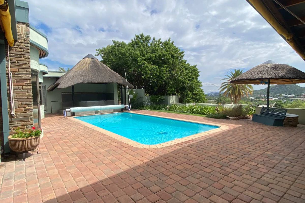 4 Bedroom house with flat and much more - Photo 5