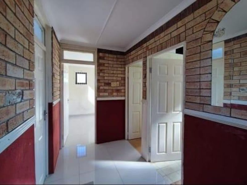 Charming Havenside Home: Potential, Space, and Security - Photo 5