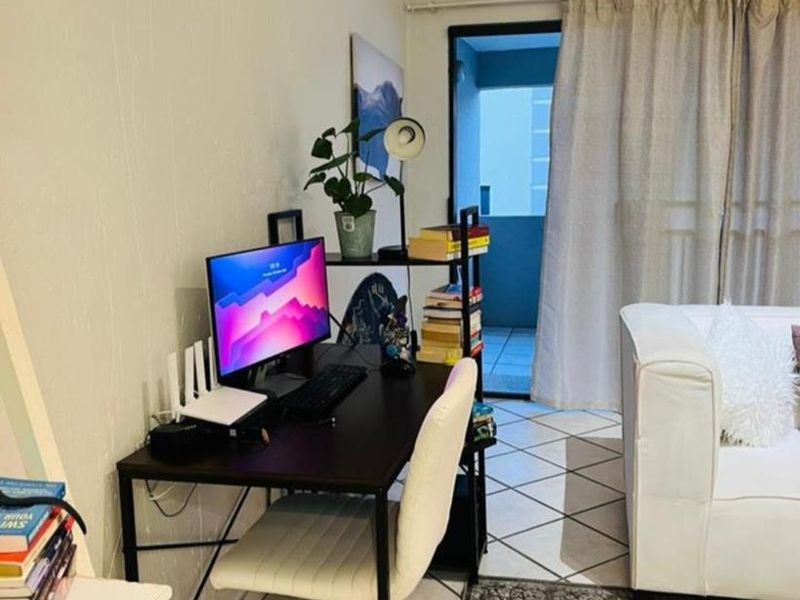 1 Bedroom Apartment for Sale - Photo 5