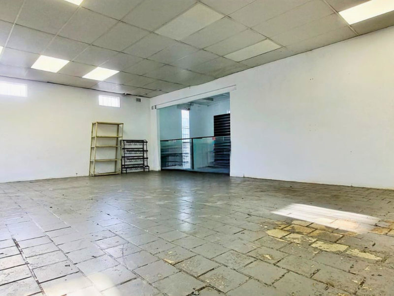 130m2 Road-Facing Commercial Space to Rent - Photo 6