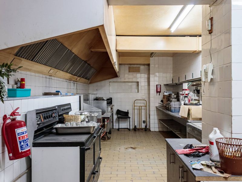 Prime Commercial Property for Sale – 317 Cape Road, Newton Park - Photo 10