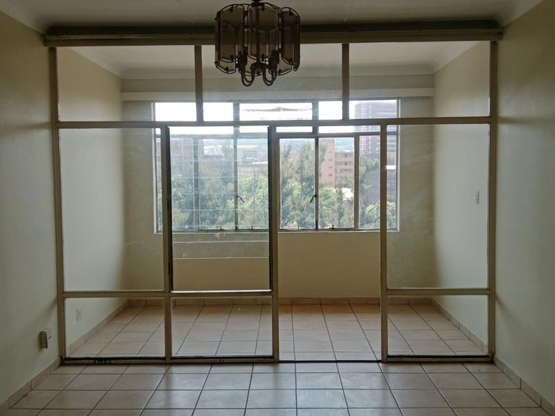 A BACHELOR FLAT TO RENT IN SUNNYSIDE - Photo 3