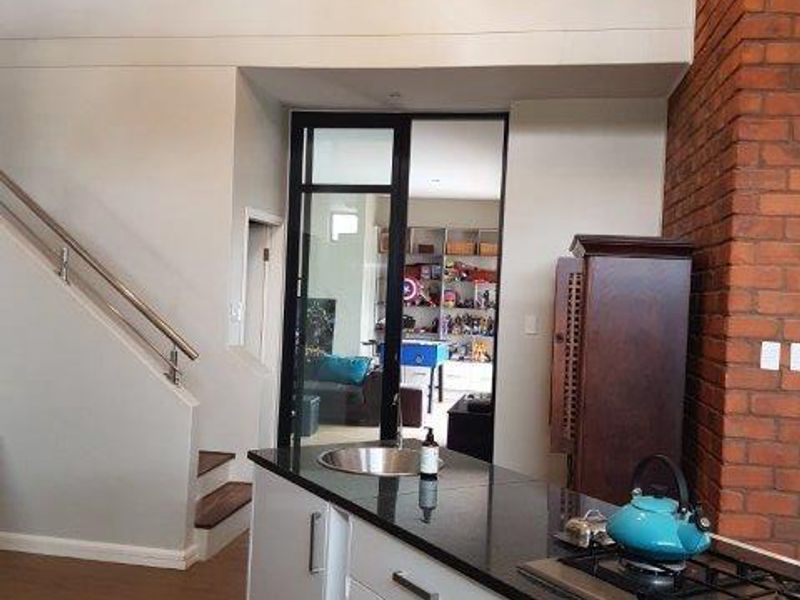 5 Bedroom House For Sale in Walvis Bay, North Meersig - Photo 10