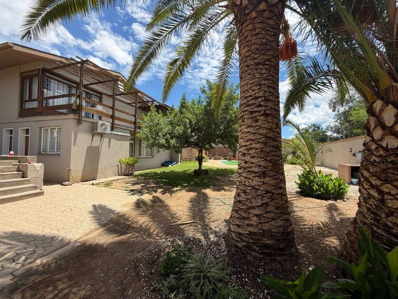 4 Bedroom House For Sale in Old Pionierspark - Photo 5