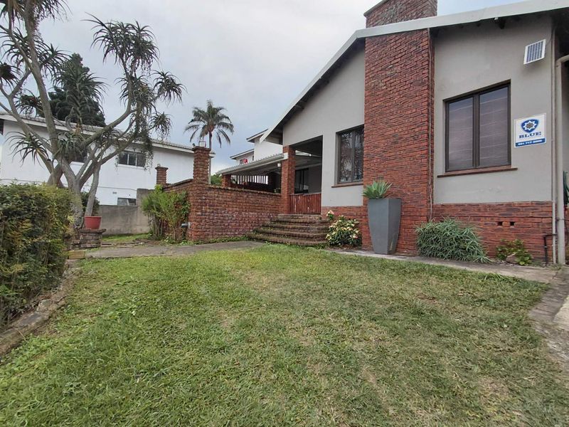 Two homes for the price of one! - Photo 1