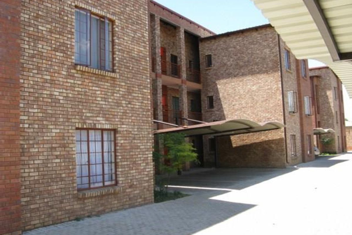 2 BEDROOM FLAT TO RENT IN CAPITAL PARK - Photo 2