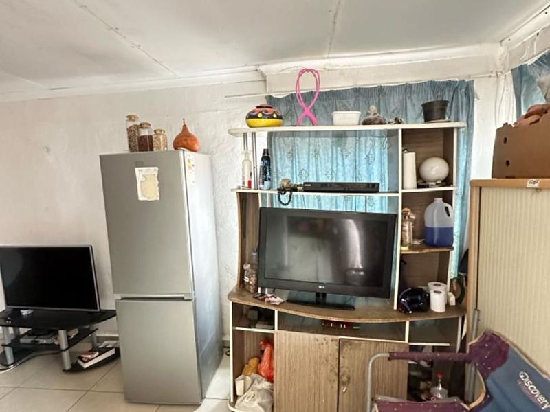 HOUSE FOR SALE  Katutura Central | 254sqm N$950,000 Excl Costs - Photo 4