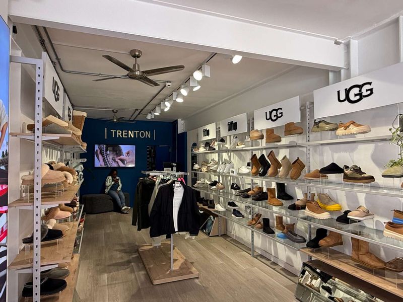 65m2 prime retail site for upmarket lifestyle brand or cafe to let - Photo 6