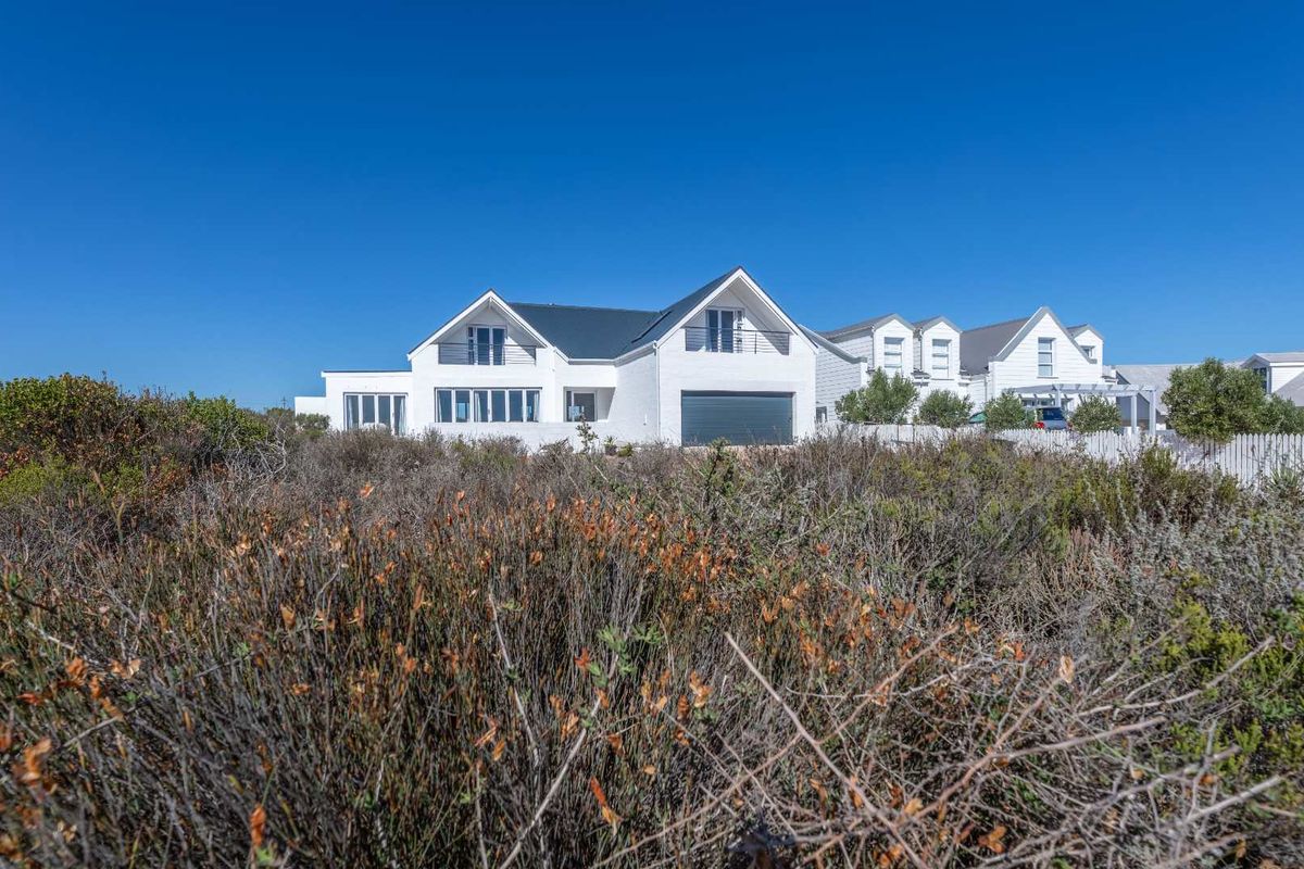 Your New Seaside Home in a Secure Estate - Photo 2