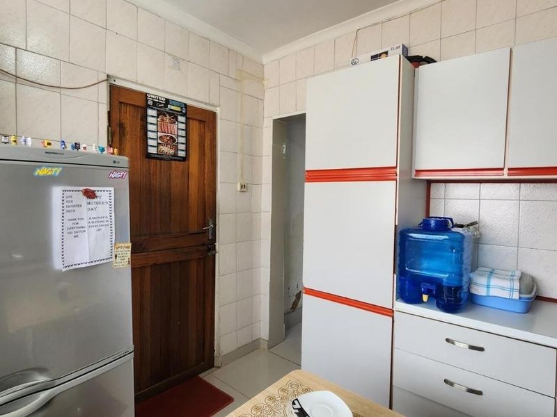 2 Bedroom Home in Moorton with Ample Parking - Photo 7