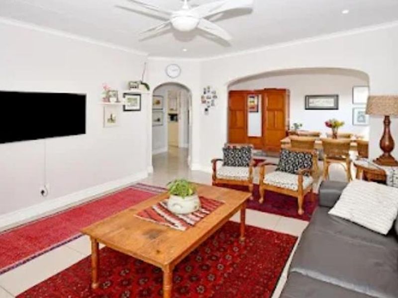 3 Bedroom immaculately renovated simplex on Borrowdale drive - Photo 3