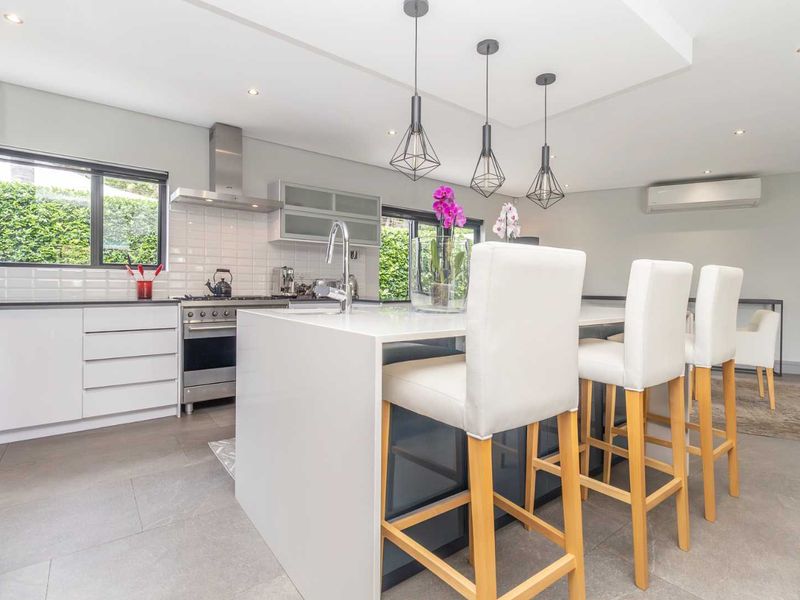 Exceptional, Immaculate, Modern Home for Sale in Hurlingham Manor - Photo 10