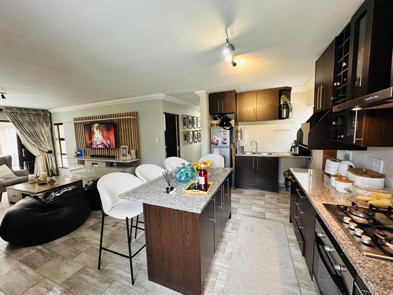 A MODERN HOUSE - Photo 4