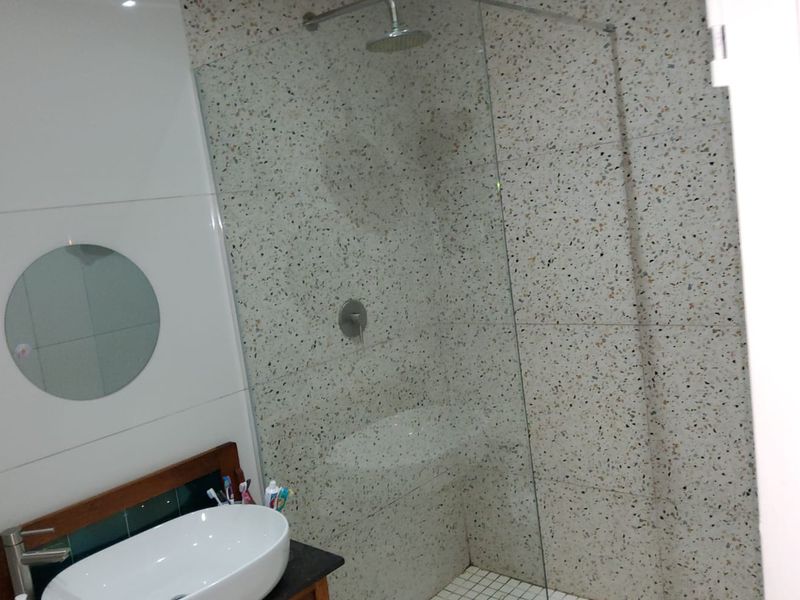 **Spacious 3-Bedroom Townhouse in Secure Complex - Photo 9