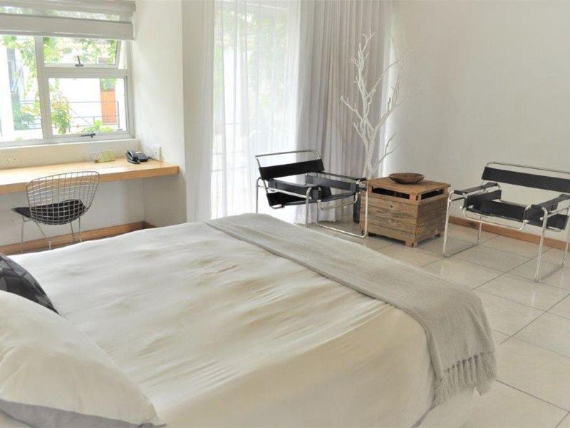 A well Established Guest House | Prime City Location N$27million - Photo 2