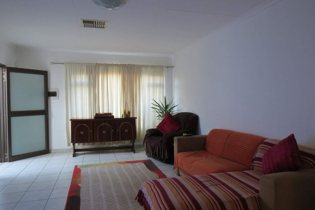 Townhouse For Sale in  Central Okahandja: Mountain Village - Photo 4