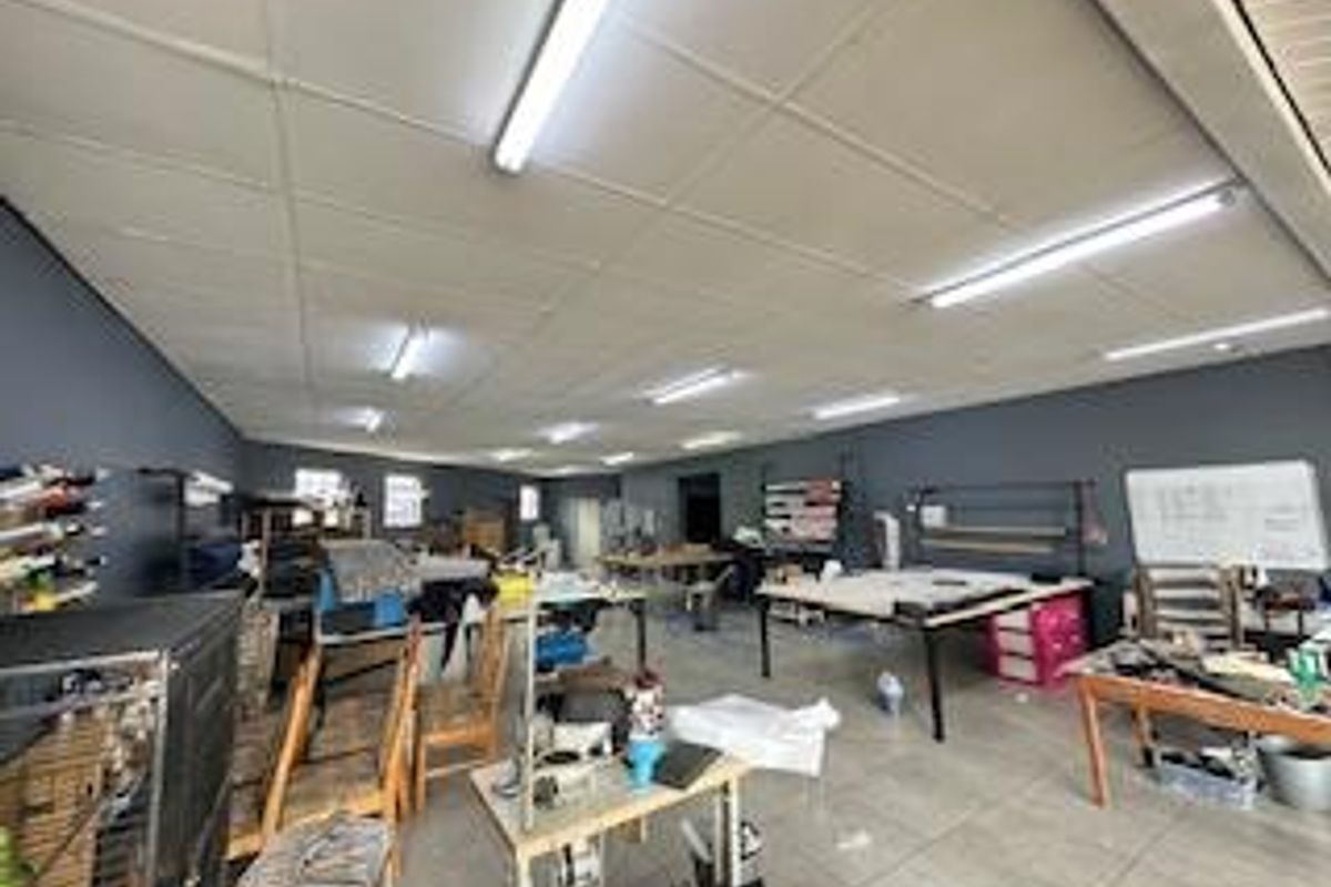 Prime 280m2 Retail Space in High-Traffic Pretoria North! - Photo 3