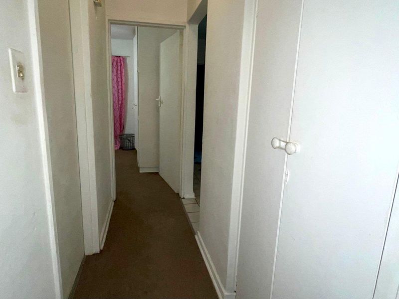 Townhouse for first time home buyers or investment - Photo 8