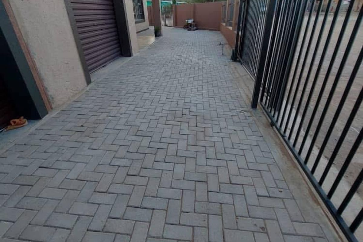 For Sale – Rehoboth Block F  Price: N$ 1.25 million (excluding cost) - Photo 4