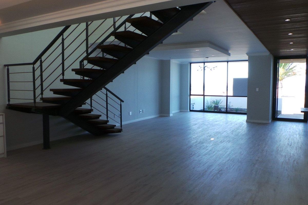 Excellent Location on Lagoon - Top end finishes - Designer Home! - Photo 3