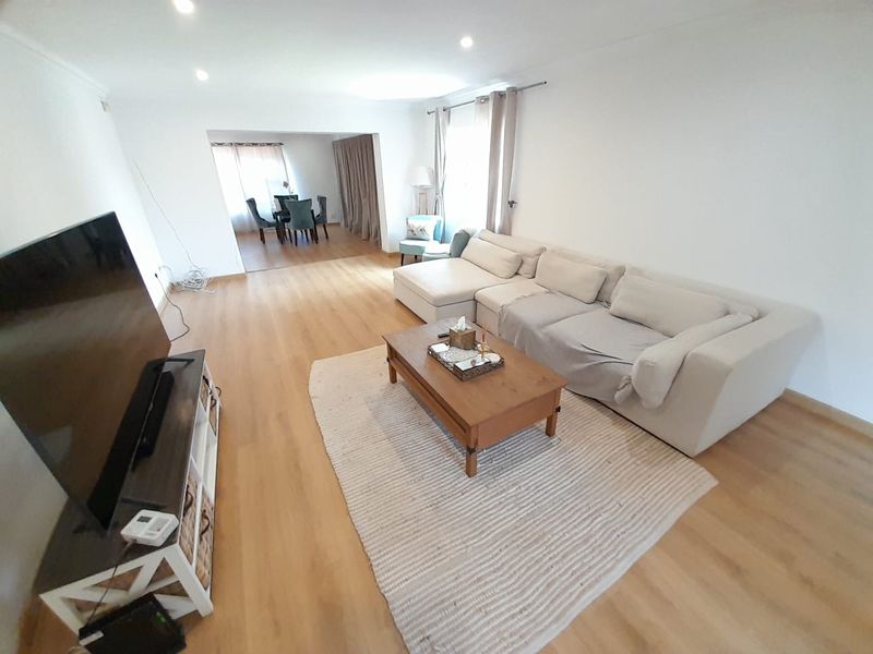 Astonishing estate ideally suited for a large family - Photo 8