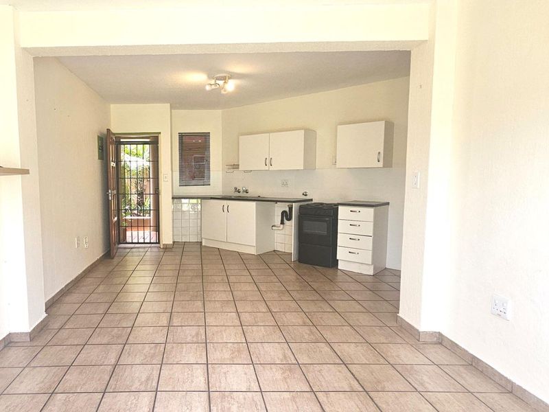 Exquisite Charm for First-Time Buyers & Investors - Photo 4