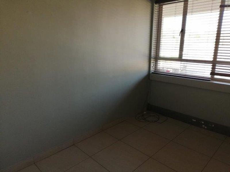 Office To Let in Windhoek Central - Photo 2