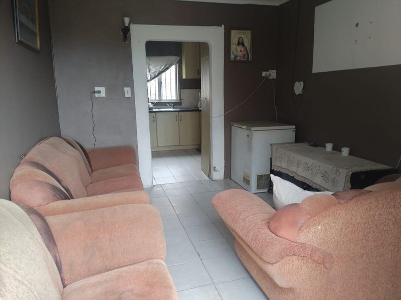 3 Bedroom House for sale in Shallcross - Photo 3