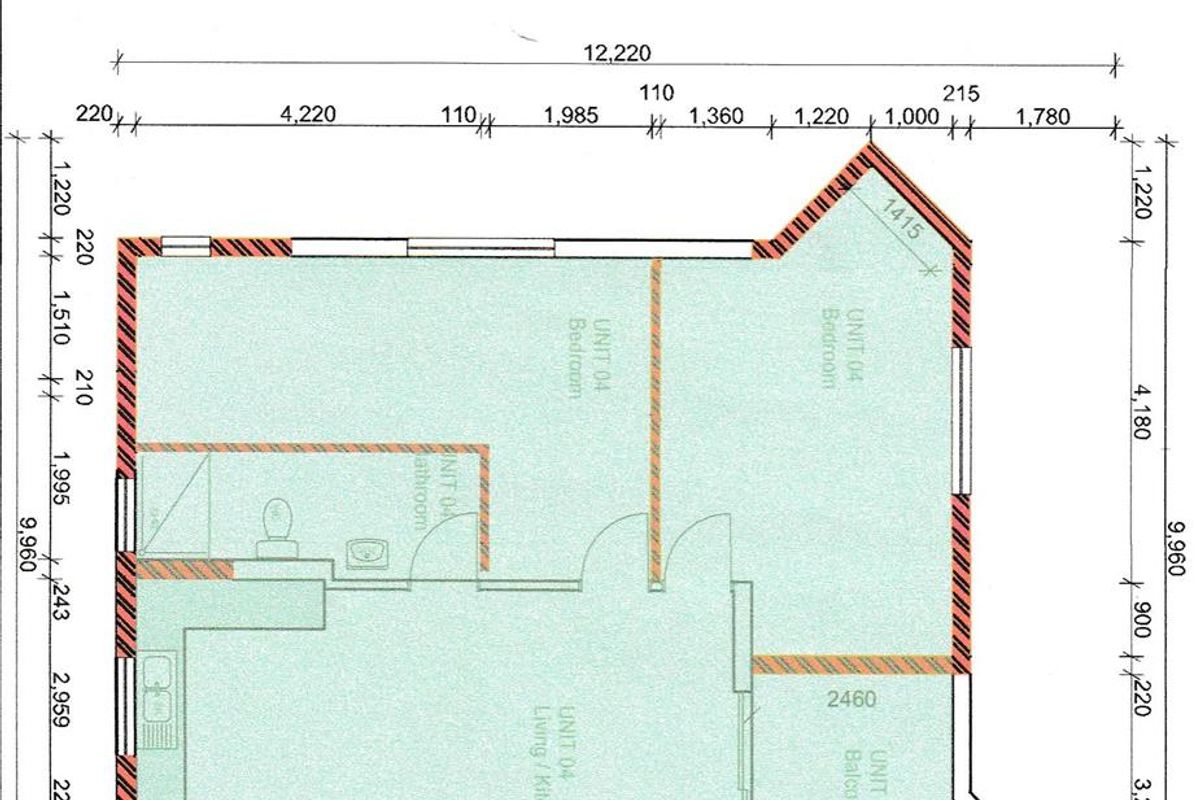 Architectural floor plan for Unit 04, showing a total area of 82.8 square meters including bedrooms, bathroom, living area, kitchen, and balcony.