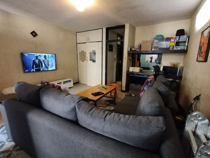 1 bedroom Apartment with Versatile Layout - Photo 5