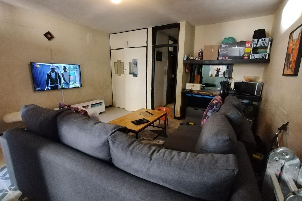 1 bedroom Apartment with Versatile Layout - Photo 5