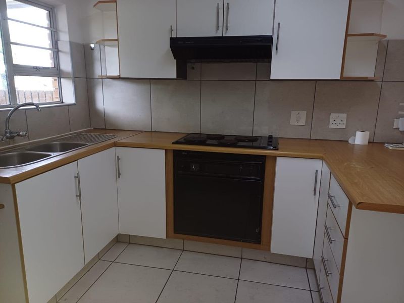 Newly renovated 2 bedroom simplex available for rental in Birdswood. - Photo 2