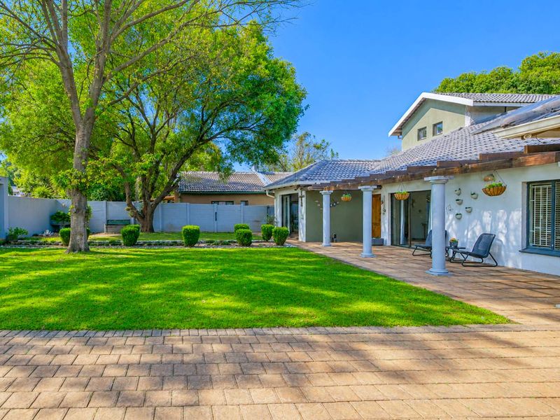 Warm & Inviting 4-Bedroom Home with Modern Amenities Included - Photo 2
