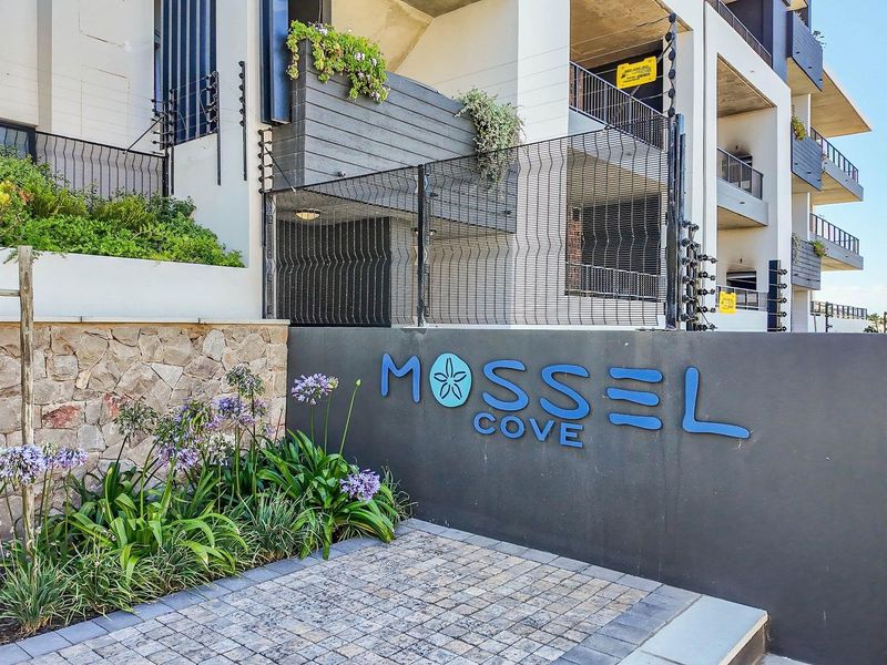 Stylish 2-Bed Apartment with Ocean Views in Mossel Cove - Price Includes VAT - No Transfer Duty - Photo 7