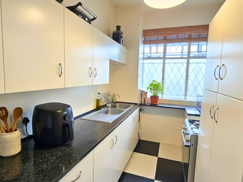 One-Bedroom, Two-Bathroom Apartment for Sale - Photo 6