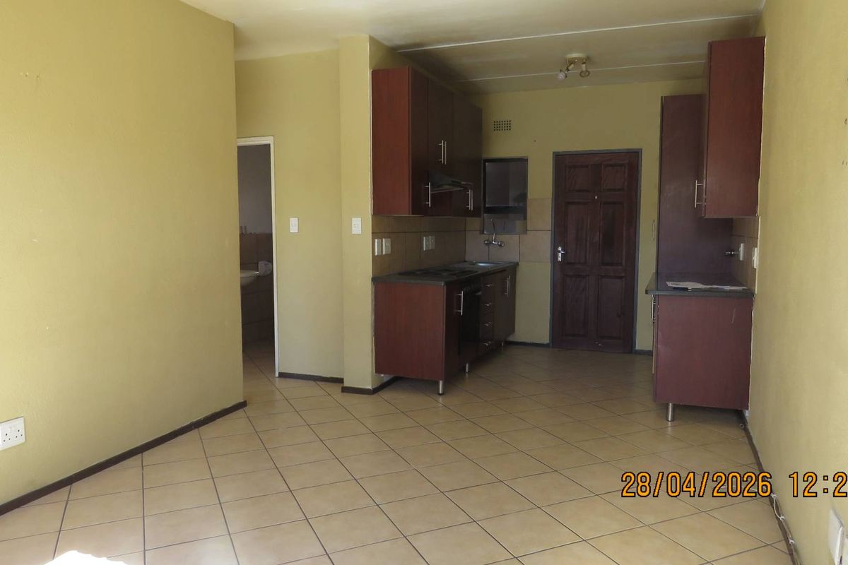 Secure 2-Bed Estate Living with Lifestyle Perks - Photo 4