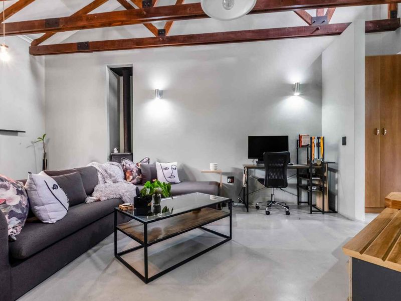 DELIGHTFUL CORNER TOP FLOOR UNIT IN A SECURE COMPLEX CALLED THE STABLES - PLUS A DOUBLE GARAGE - Photo 5