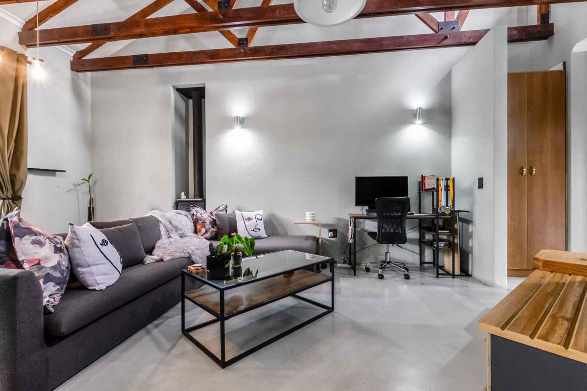 DELIGHTFUL CORNER TOP FLOOR UNIT IN A SECURE COMPLEX CALLED THE STABLES - PLUS A DOUBLE GARAGE - Photo 5