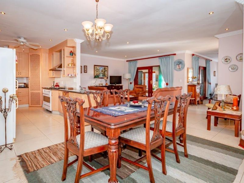 Centrally Located Gem: Luxury and Convenience Combined! - Photo 5